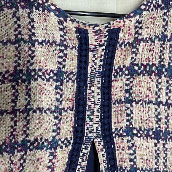 Lucky brand navy and beige plaid long sleeve top, size small - Picture 11 of 14